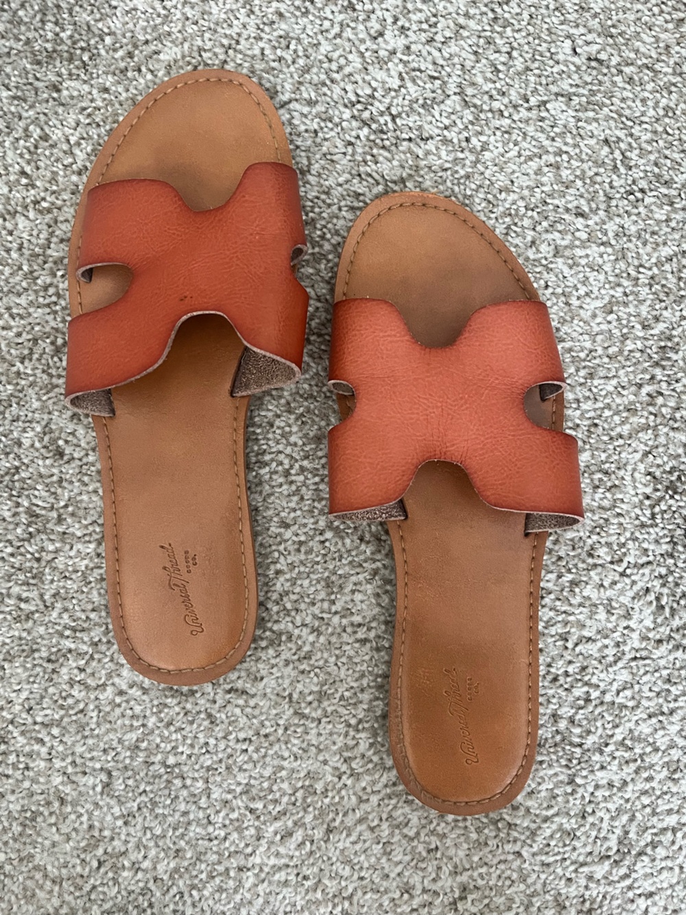 Universal Thread Sandal